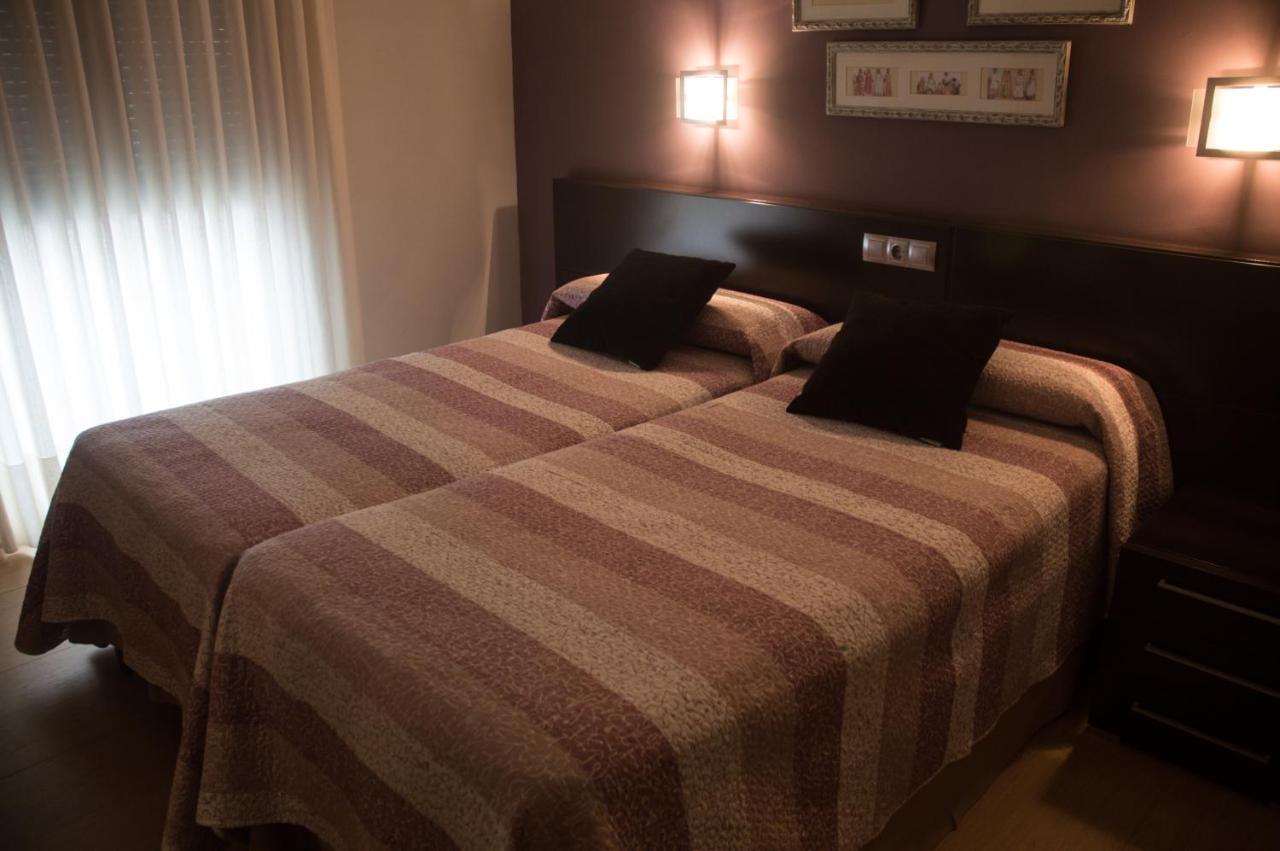 Hostal El Lechuguero Cascante Buitenkant foto