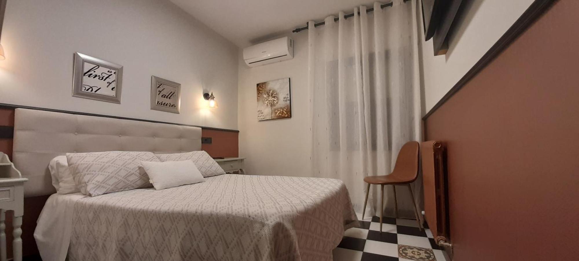 Hostal El Lechuguero Cascante Buitenkant foto
